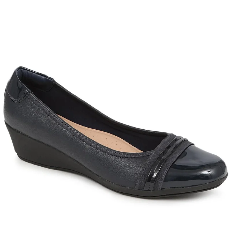 Women's wedding stiletto heel pumps with a pearl - encrusted strapWedge Heel Ballet Pumps - MAIN40001 / 325 756 Women's wedding stiletto heel pumps with a pearl - encrusted strapWedge Heel Ballet Pumps - MAIN40001 / 325 756