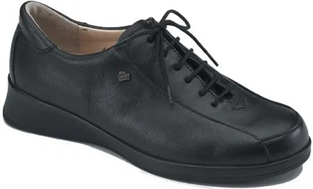 Women's Faux Fur - Lined Oxfords in Tan for a Cozy Winter OptionFinn Comfort Narita