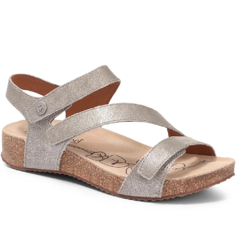 Women's Thong Sandals with a Beaded Design in Multicolor for a Beachy AestheticWomen's Thong Sandals with a Beaded Design in Multicolor for a Beachy AestheticLeather Strap Sandal - JOSEF29508 / 315 145