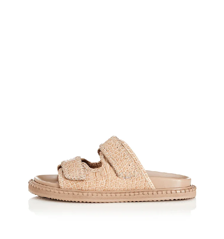 Women's Sandals with a Wedge Heel and a Tassel Detail in Orange for a Trendy LookParos Women's Sandals with a Wedge Heel and a Tassel Detail in Orange for a Trendy LookParos