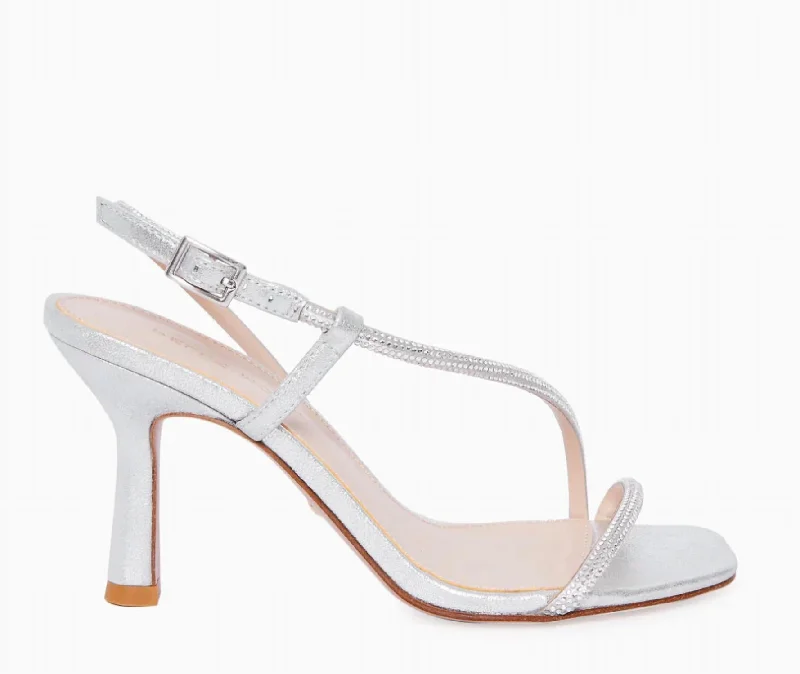 Women's Sandals with a Floral - Printed Upper in Pink for a Feminine Spring LookSilver Snadal Women's Sandals with a Floral - Printed Upper in Pink for a Feminine Spring LookSilver Snadal