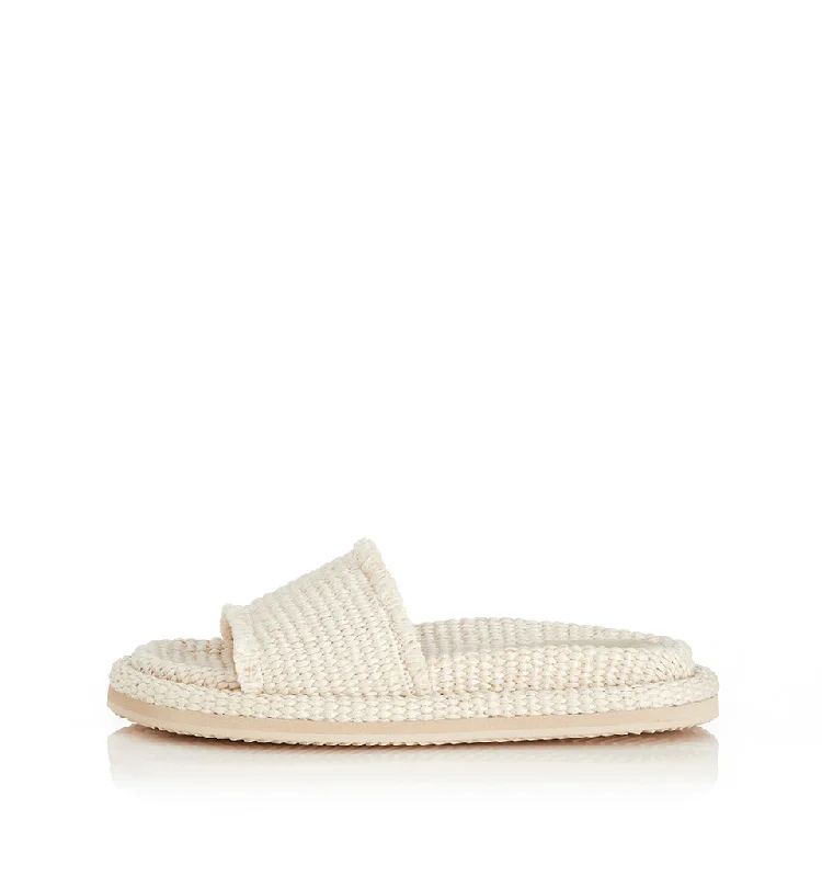 Women's Sandals with a Floral - Printed Upper in Pink for a Feminine Spring LookTyla Women's Sandals with a Floral - Printed Upper in Pink for a Feminine Spring LookTyla