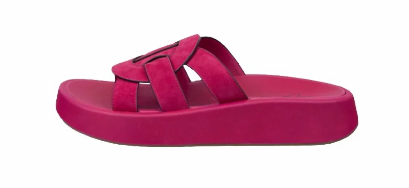 Women's Sandals with a Floral - Printed Upper in Pink for a Feminine Spring LookWomen's Market Platform Sandals In Pink Women's Sandals with a Floral - Printed Upper in Pink for a Feminine Spring LookWomen's Market Platform Sandals In Pink