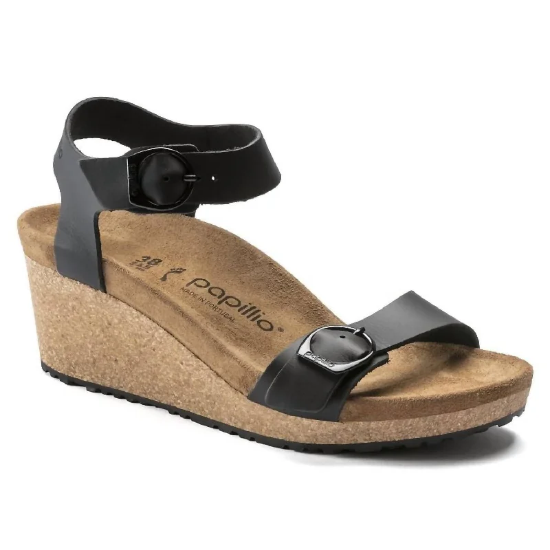 Shock - Absorbing Women's Sandals with a Soft Insole in Black for Active LifestylesShock - Absorbing Women's Sandals with a Soft Insole in Black for Active LifestylesWomen's Soley Ring Buckle Sandals In Black