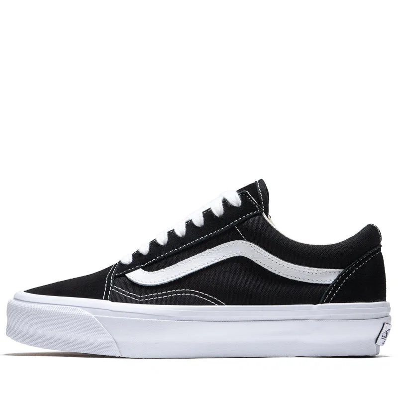 Patterned Print Women's Sneakers in Floral Designs for a Feminine and Fashion - Forward LookVans Old Skool 36 LX - Black/White Patterned Print Women's Sneakers in Floral Designs for a Feminine and Fashion - Forward LookVans Old Skool 36 LX - Black/White