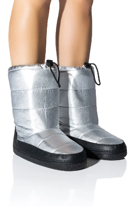 Women's Fur - Trimmed Snow Boots in White for a Stylish and Practical Winter ChoiceAZALEA WANG BECKY METALLIC WARM LINED BOOTIE IN SILVER Women's Fur - Trimmed Snow Boots in White for a Stylish and Practical Winter ChoiceAZALEA WANG BECKY METALLIC WARM LINED BOOTIE IN SILVER
