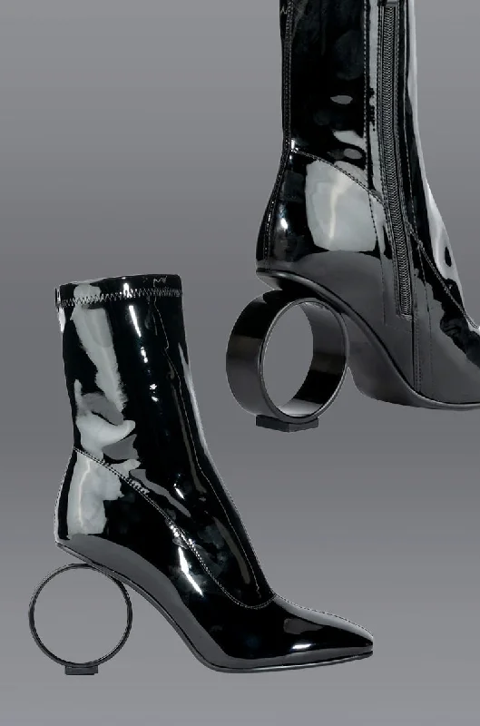 Women's Platform Chelsea Boots in Black for a Modern and Fashion - Forward AppearanceAZALEA WANG ZELDA CIRCULAR HEELED BOOTIE IN BLACK Women's Platform Chelsea Boots in Black for a Modern and Fashion - Forward AppearanceAZALEA WANG ZELDA CIRCULAR HEELED BOOTIE IN BLACK