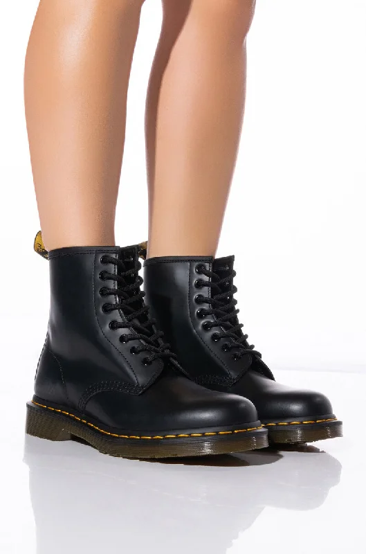Women's Platform Chelsea Boots in Black for a Modern and Fashion - Forward AppearanceDR MARTEN 1490 SMOOTH BOOT Women's Platform Chelsea Boots in Black for a Modern and Fashion - Forward AppearanceDR MARTEN 1490 SMOOTH BOOT