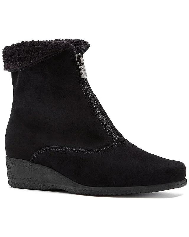 Women's Chunky - Heeled Chelsea Boots in Gray for a Casual and Trendy Everyday LookLa Canadienne Emerson Suede Boot Women's Chunky - Heeled Chelsea Boots in Gray for a Casual and Trendy Everyday LookLa Canadienne Emerson Suede Boot