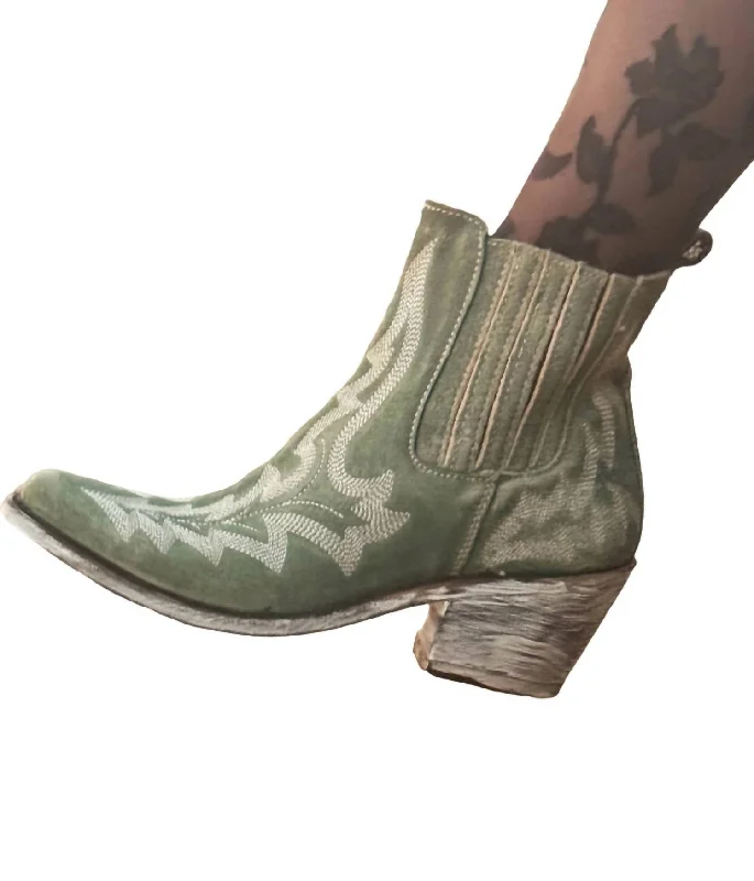 Women's Ankle Boots with Cut - Out Details in Beige for a Unique and Stylish EdgeSimone Stitched Ankle Boot In Green Women's Ankle Boots with Cut - Out Details in Beige for a Unique and Stylish EdgeSimone Stitched Ankle Boot In Green