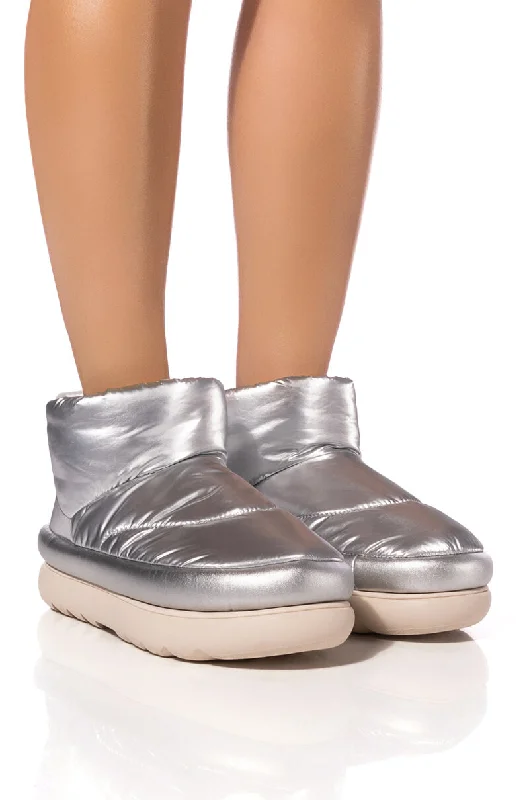 Plus Size Women's Block - Heeled Ankle Boots in Red for a Bold and Chic StatementUGG CLASSIC MAXI MINI IN SILVER Plus Size Women's Block - Heeled Ankle Boots in Red for a Bold and Chic StatementUGG CLASSIC MAXI MINI IN SILVER
