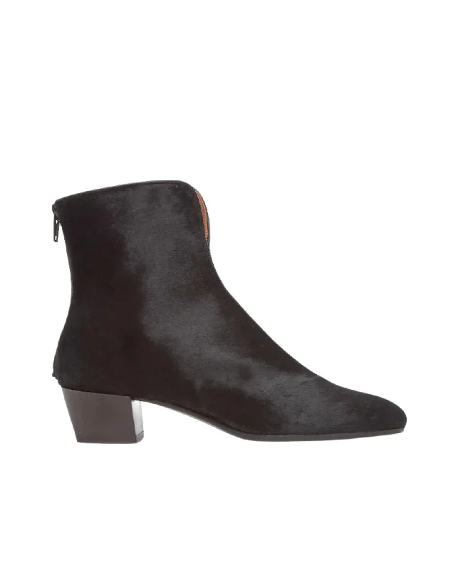 Women's Platform Chelsea Boots in Black for a Modern and Fashion - Forward AppearanceWomen's Celia Bootie In Black Women's Platform Chelsea Boots in Black for a Modern and Fashion - Forward AppearanceWomen's Celia Bootie In Black