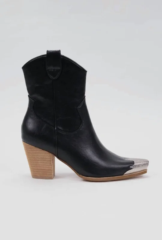 Women's Ankle Boots with Cut - Out Details in Beige for a Unique and Stylish EdgeWomen's Dakota Metallic Tip Toe Cowboy Boots In Black Women's Ankle Boots with Cut - Out Details in Beige for a Unique and Stylish EdgeWomen's Dakota Metallic Tip Toe Cowboy Boots In Black