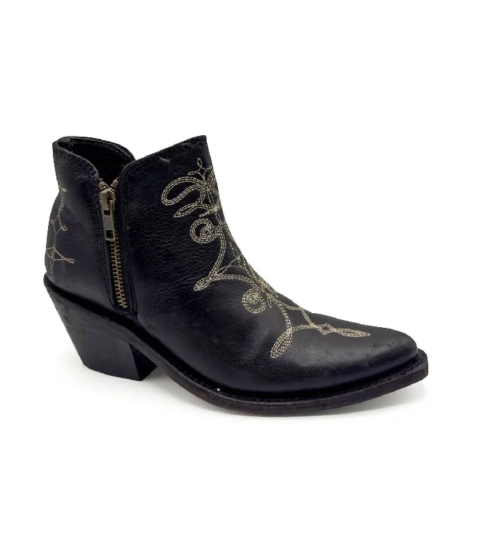 Women's Combat Boots with Studded Details in Olive Green for an Edgy Punk LookWomen's Dalia Ankle Boots In Black Women's Combat Boots with Studded Details in Olive Green for an Edgy Punk LookWomen's Dalia Ankle Boots In Black