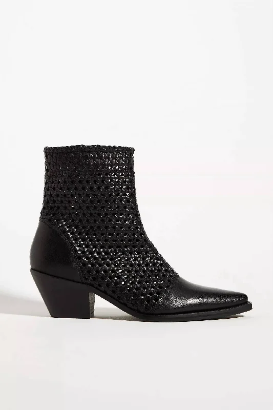 Women's Knee - High Leather Riding Boots in Black for a Classic Equestrian LookWomen's Golden Hour Booties In Black Women's Knee - High Leather Riding Boots in Black for a Classic Equestrian LookWomen's Golden Hour Booties In Black