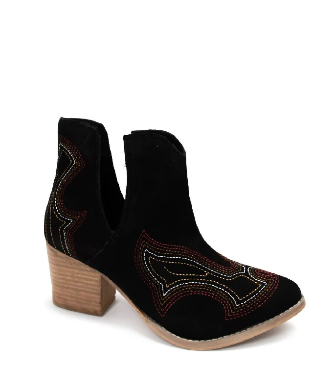 Women's Lace - Trimmed Knee - High Boots in Ivory for a Feminine and Elegant EnsembleWomen's Journee Ankle Boots In Black Women's Lace - Trimmed Knee - High Boots in Ivory for a Feminine and Elegant EnsembleWomen's Journee Ankle Boots In Black