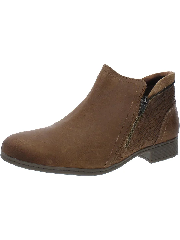 Women's Platform Chelsea Boots in Black for a Modern and Fashion - Forward AppearanceWomens Leather Booties Women's Platform Chelsea Boots in Black for a Modern and Fashion - Forward AppearanceWomens Leather Booties