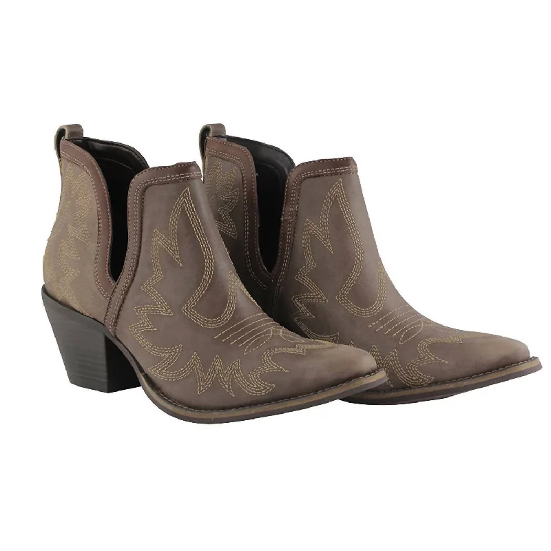 Women's Fur - Trimmed Snow Boots in White for a Stylish and Practical Winter ChoiceWomen's Myra Leather Ankle Boot In Brown Women's Fur - Trimmed Snow Boots in White for a Stylish and Practical Winter ChoiceWomen's Myra Leather Ankle Boot In Brown