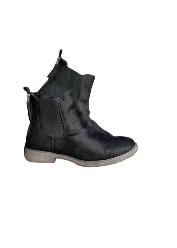 Women's Chunky - Heeled Chelsea Boots in Gray for a Casual and Trendy Everyday LookWomen's Vienna Boots In Black Women's Chunky - Heeled Chelsea Boots in Gray for a Casual and Trendy Everyday LookWomen's Vienna Boots In Black