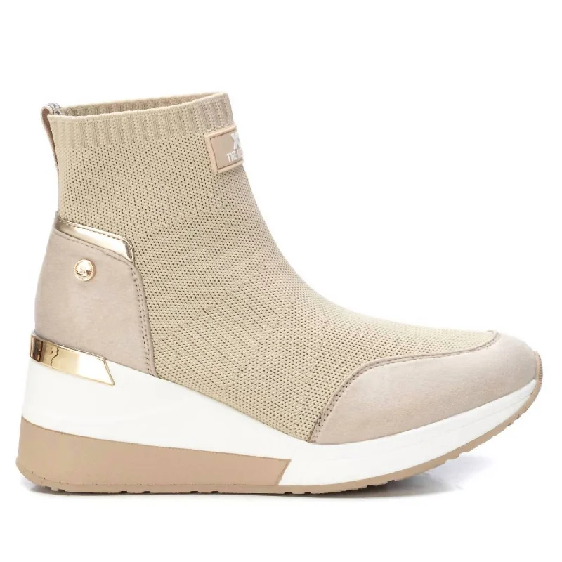 Women's Knee - High Leather Riding Boots in Black for a Classic Equestrian LookWomen's Wedge Ankle Boots In Beige Women's Knee - High Leather Riding Boots in Black for a Classic Equestrian LookWomen's Wedge Ankle Boots In Beige